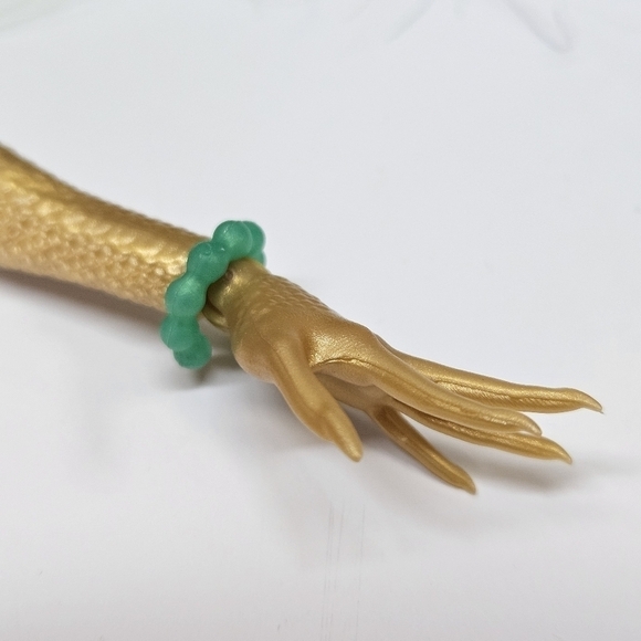 Monster High Scaremester Jinafire Long Replacement Green Beaded Bracelet Bangle - Picture 1 of 2